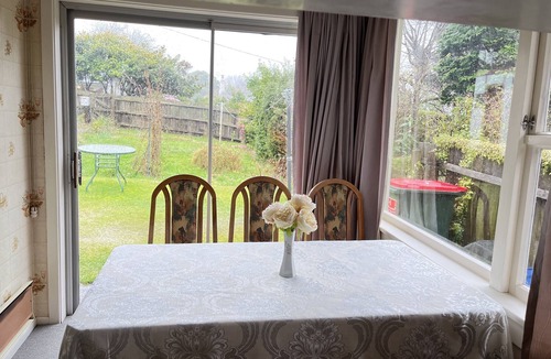 Dunedin House | Spacious & Lively @Maori Hill-Trees, flowers & birds, Cosy and Comfortable