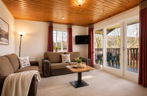 Kilmun Cabin | Spacious Lodge w/Sea Views - Hunters Quay - Garden