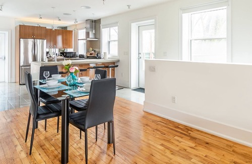 Leslieville Apartment | Spacious Loft, Leslieville Neighbourhood—Sleeps 5