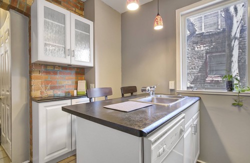 Old Town House | Spacious mid century 2 bedroom in downtown.