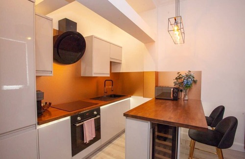 Partick Apartment | Spacious Modern Apartment in Glasgow West End