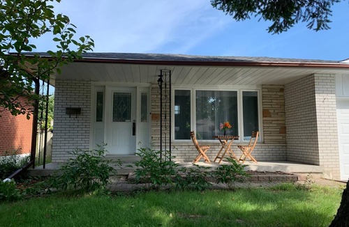 Agincourt House | Spacious room near Agincourt Go