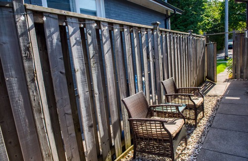 Guildwood House | Spacious Suite by the Lake, Great Neighbourhood! FREE Airport Pick-up