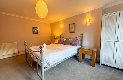 North West Apartment | Spacious Three Storey West End Home - 3 bedroom