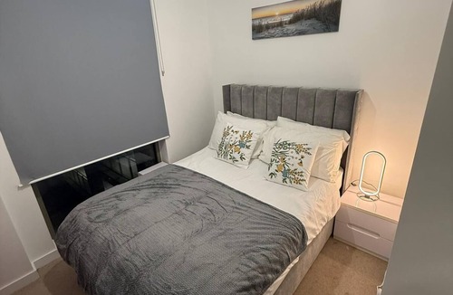 Newham Apartment | Spacious Two Bedroom Entire Flat at Gallions Reach