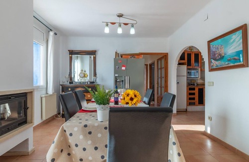 Sant Pere Pescador Villa | Spacious Villa with Pool, Garden, BBQ, A/C, WiFi, Parking - Walk to Beach