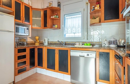Sant Pere Pescador Villa | Spacious Villa with Pool, Garden, BBQ, A/C, WiFi, Parking - Walk to Beach