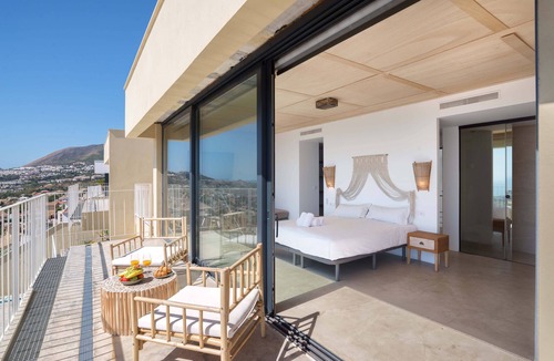 Benalmadena Villa | Spacious Villa with great views!