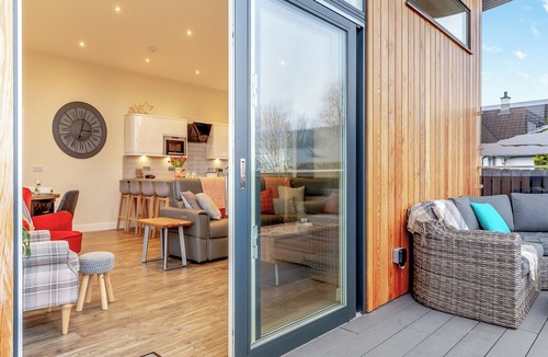 Dingwall Cottage | Spectacular property with large glass frontage to take advantage of the views.