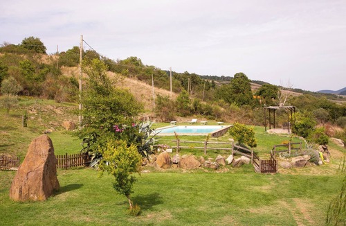 Radicofani House | Splendid farmhouse in Val d'Orcia with private swimming pool and sauna