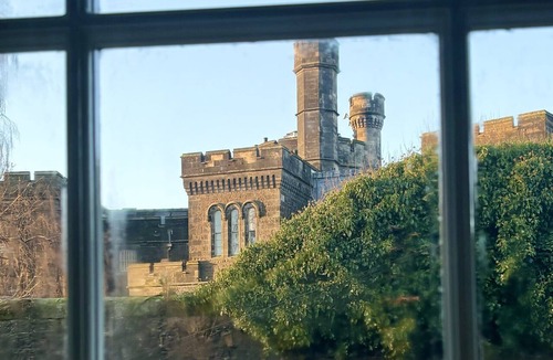 Dalavich Apartment | St Johns Jailhouse by the Castle