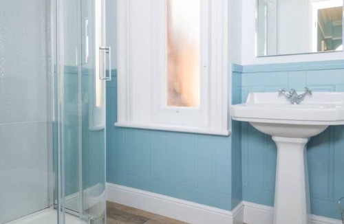 St Albans Hotel | St. Michael's (Premium King Room with En-suite)