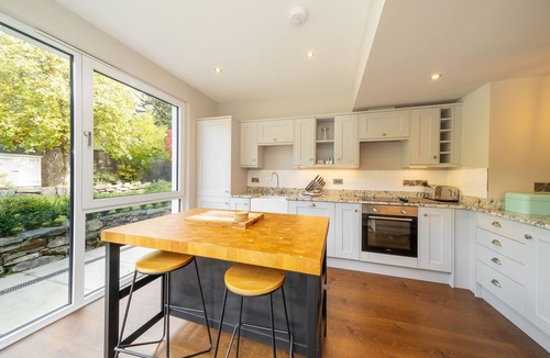Crieff Cottage | Stables Cottage - a cottage that sleeps 2 guests in 2 bedrooms