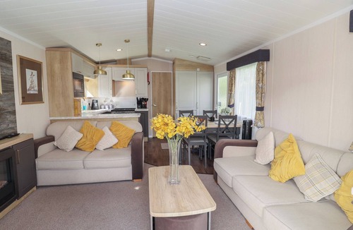Hopton Cottage | Stag Lodge, Caravan 70