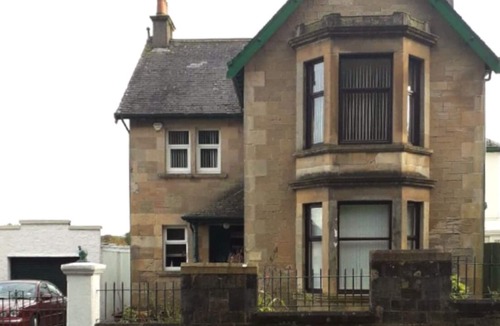Barrhead House | Standard single room with Shared bathroom
