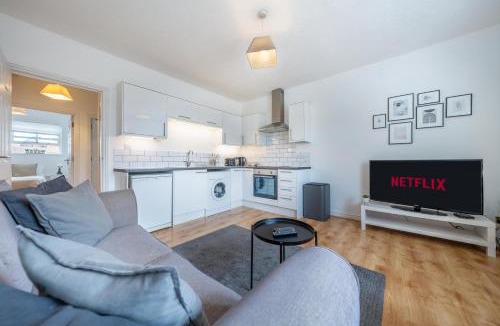 Bishop's Stortford Apartment | Stansted Airport & Bishops Stortford Town Centre Professional Apartment