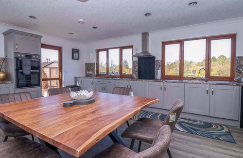 Brandesburton Cottage | STAR CARR LAKES, family friendly, with a garden in Brandesburton
