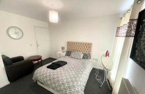 Waltham Abbey Hostel | Stars