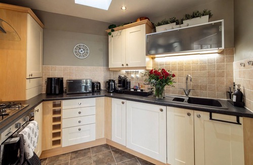 Tillicoultry Apartment | Stirling Riverview Apartment - Views of Stirling Castle & The Wallace Monument.