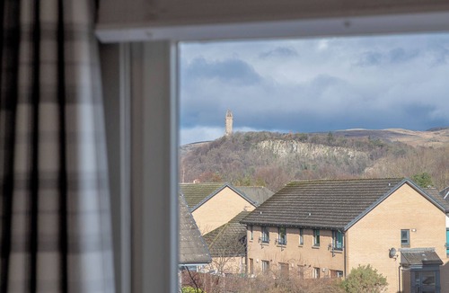 Tillicoultry Apartment | Stirling Riverview Apartment - Views of Stirling Castle & The Wallace Monument.