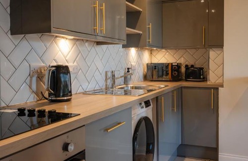 Dalavich Apartment | Stirling Townhouse Apartment Btm