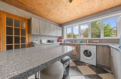Barnton Ski Chalet | Strathalmond 4 Bedroom House - Edinburgh