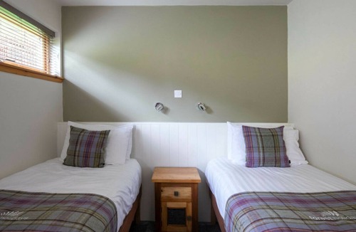 Callander Cabin | Strathyre Classic Golden Oak Lochside, Callander