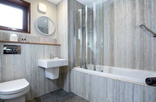 Callander Cabin | Strathyre New Style Golden Oak Cabin, Callander