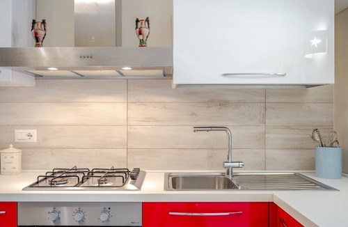 La Maddalena Apartment | Studio Apartment 'Monolocale La Maddalena' with Mountain View, Wi-Fi and Air Conditioning