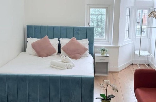 Childs Hill Apartment | Studio Flat 5 in Golders Green