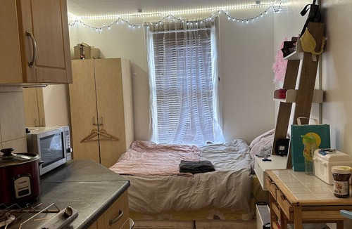 Cann Hall Apartment | Studio Flat in Stratford