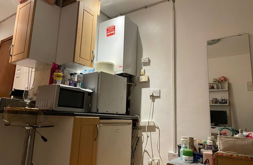 Cann Hall Apartment | Studio Flat in Stratford