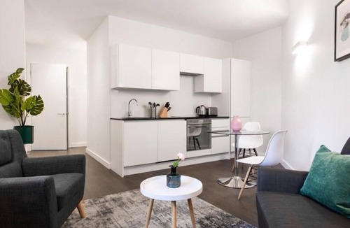 St Albans Apartment | Studio Near St Albans Cathedral – Your Perfect Home-Like Retreat w/Full Kitchen