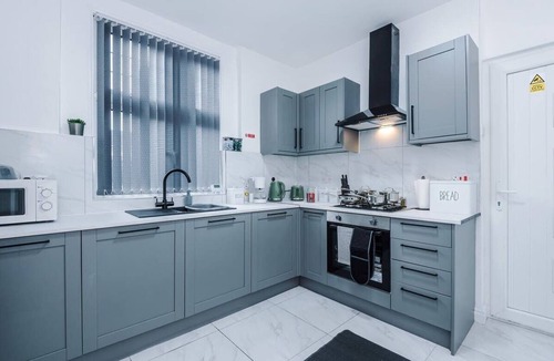 Northwich House | Stunning & Spacious Bungalow in Northwich, Sleep 8