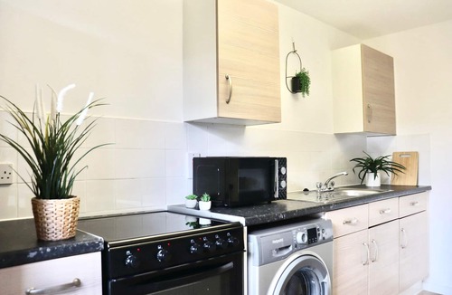 Kennington Apartment | Stunning 1 bedroom apartment in Central London, Kennington Sleeps 4, Zone 1/2