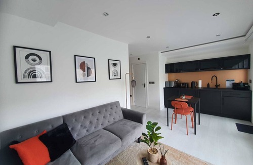 Grays Cabin | Stunning 1 King bed Cabin in Grays