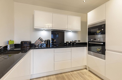 Cricklewood Apartment | Stunning 3 bed 2 bath flat - NW London/Hampstead border