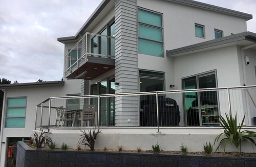 Kaiteriteri House | Stunning beach house