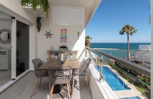 Benalmadena Costa Apartment | Stunning Beachfront apartment with Sea Views