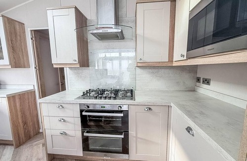 Hopton House | Stunning caravan with full sea views at Broadland Sands in Suffolk ref 20236BS