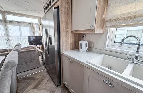 Hopton House | Stunning caravan with full sea views at Broadland Sands in Suffolk ref 20236BS