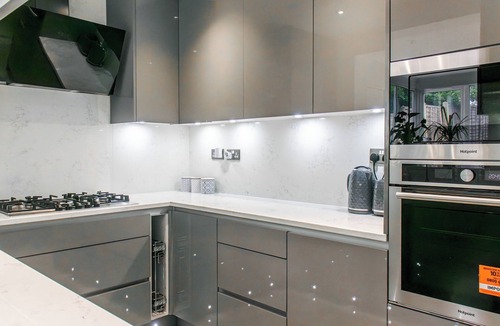 Borehamwood House | Stunning Family Home nr London & Harry Potter Tour | Pass The Keys