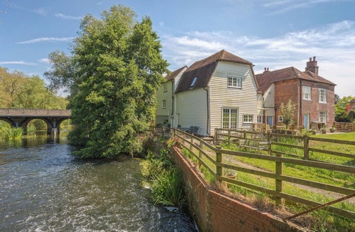 Wye Cottage | Stunning high end house in the gorgeous setting of the English countryside.