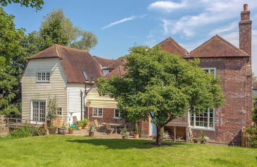 Wye Cottage | Stunning high end house in the gorgeous setting of the English countryside.