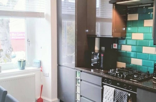 Govan Apartment | Stunning, large, 2 king sized bedroom apartment.