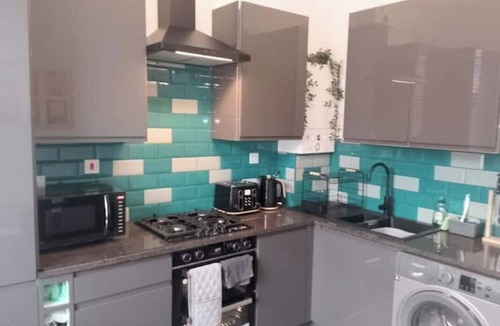 Govan Apartment | Stunning, large, 2 king sized bedroom apartment.