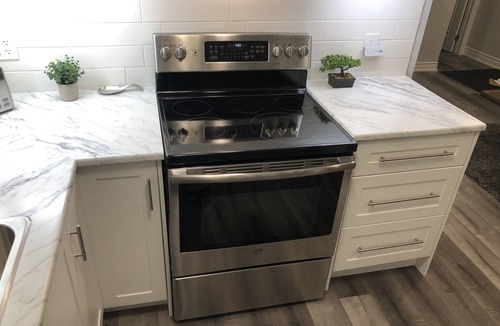 Welland Apartment | Stunning Niagara Warm,Cozy and Clean Suite Stay (2)
