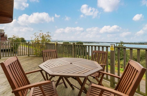 Kinross House | Stunning private villa for 4 people with WIFI, TV, balcony and pets allowed