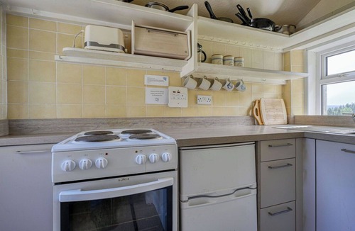 Glen Urquhart House | Stunning private villa for 4 guests with WIFI, TV and panoramic view