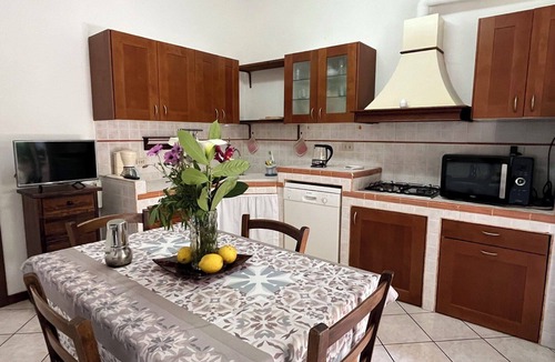 Poggi House | Stunning private villa for 4 people with terrace and pets allowed